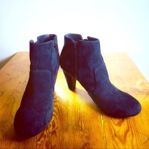EasySprit Suede Booties size 8